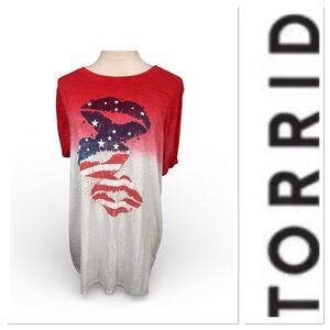 Torrid classic fit red, white & blue lip graphic T-shirt  size 2-2X/18-20